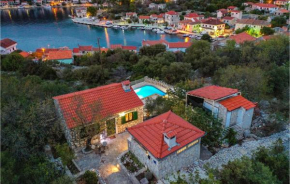 Stunning Home In Drvenik Veliki With Wifi